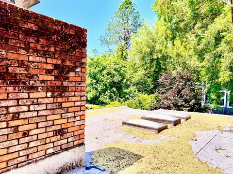 Exterior - 308 Coast St, Willits, CA 95490 photo 1 of 2