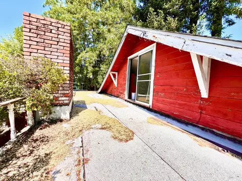 Exterior - 308 Coast St, Willits, CA 95490 photo 2 of 2