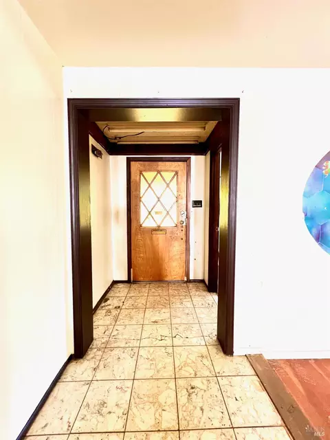 Entry Way - 308 Coast St, Willits, CA 95490 photo 1 of 2