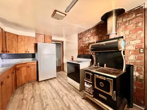 Kitchen - 308 Coast St, Willits, CA 95490 photo 4 of 4