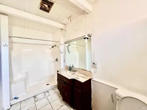 Bath - 308 Coast St, Willits, CA 95490 photo 3 of 3