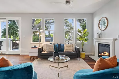 Living - 1007 Azuar Dr, Vallejo, CA 94592 photo 1 of 4