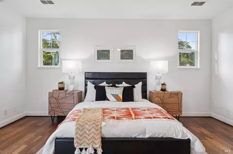 Bedroom - 1007 Azuar Dr, Vallejo, CA 94592 photo 2 of 11