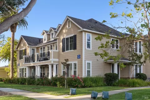 Exterior - 1007 Azuar Dr, Vallejo, CA 94592 photo 9 of 11