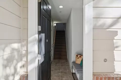 Entry Way - 1007 Azuar Dr, Vallejo, CA 94592 photo 1 of 3