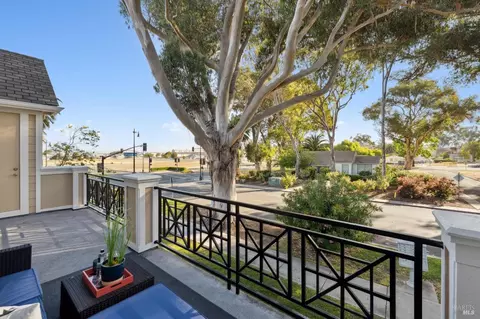 Exterior - 1007 Azuar Dr, Vallejo, CA 94592 photo 2 of 11