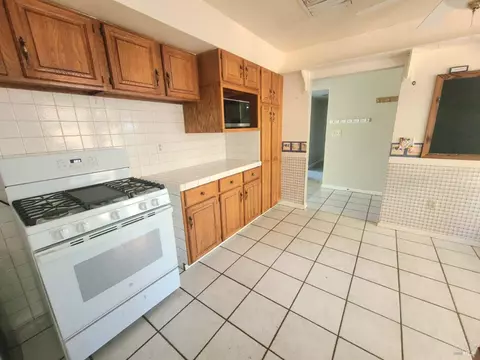 Kitchen - 18650 Walker Rd, Willits, CA 95490 photo 1 of 6