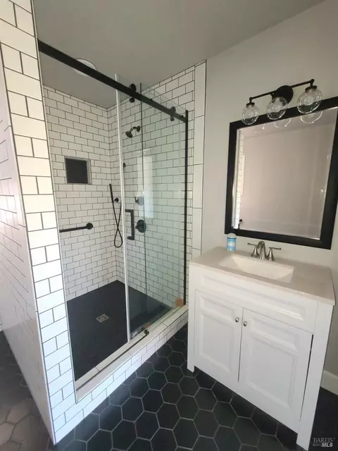Bath - 18650 Walker Rd, Willits, CA 95490 photo 3 of 6
