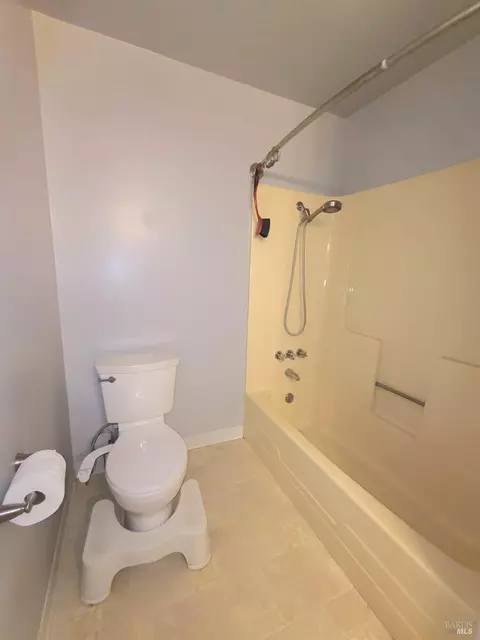 Bath - 18650 Walker Rd, Willits, CA 95490 photo 5 of 6