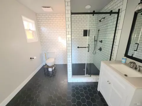 Bath - 18650 Walker Rd, Willits, CA 95490 photo 4 of 6