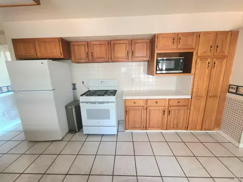 Kitchen - 18650 Walker Rd, Willits, CA 95490 photo 5 of 6