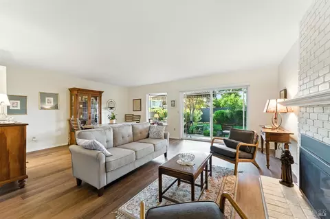 34 Aspen Meadows Cir, Santa Rosa, CA 95409