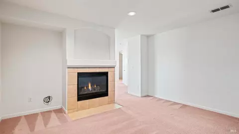 Living - 736 Ruby Dr, Vacaville, CA 95687 photo 13 of 13