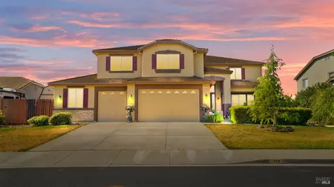 736 Ruby Dr, Vacaville, CA 95687
