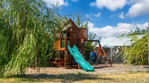 Exterior - 736 Ruby Dr, Vacaville, CA 95687 photo 12 of 17