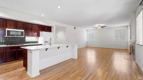 Living - 736 Ruby Dr, Vacaville, CA 95687 photo 6 of 13