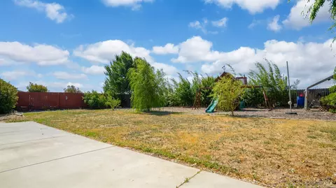 Exterior - 736 Ruby Dr, Vacaville, CA 95687 photo 8 of 17