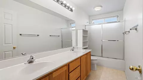 Bath - 736 Ruby Dr, Vacaville, CA 95687 photo 2 of 5