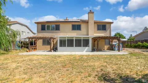 Exterior - 736 Ruby Dr, Vacaville, CA 95687 photo 11 of 17