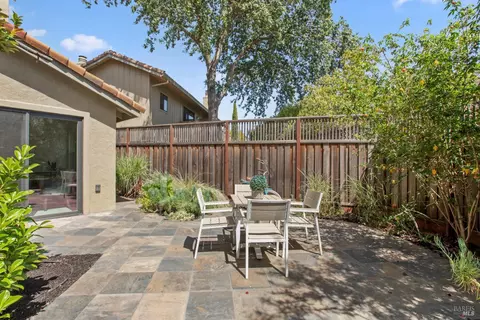 Exterior - 846 2nd St W, Sonoma, CA 95476 photo 2 of 8