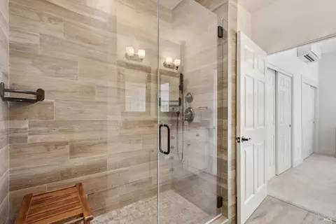Bath - 846 2nd St W, Sonoma, CA 95476 photo 2 of 3