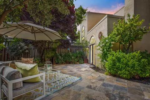 Exterior - 846 2nd St W, Sonoma, CA 95476 photo 8 of 8
