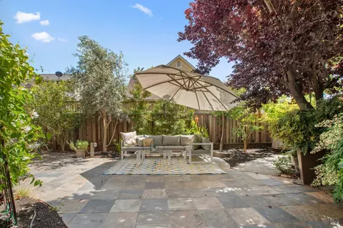Exterior - 846 2nd St W, Sonoma, CA 95476 photo 4 of 8