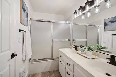 Bath - 846 2nd St W, Sonoma, CA 95476 photo 3 of 3