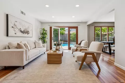 417 Via Del Plano, Novato, CA 94949