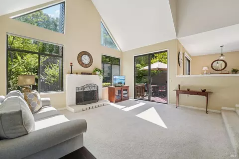 3324 Parker Hill Rd, Santa Rosa, CA 95404