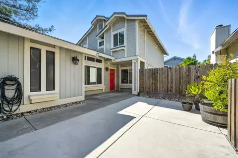 849 Cameron Ct, Vacaville, CA 95687 photo 3