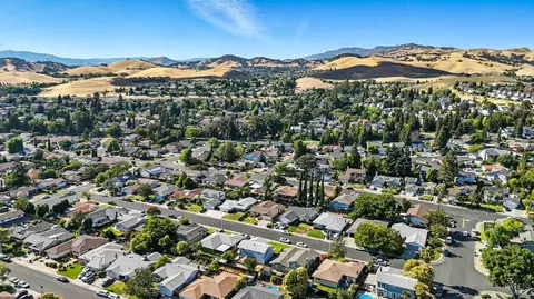 View/Area - 2524 Ramsay Way, Fairfield, CA 94534 photo 7 of 7