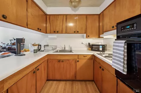 Kitchen - 15 Montecito Ave, Corte Madera, CA 94925 photo 3 of 4