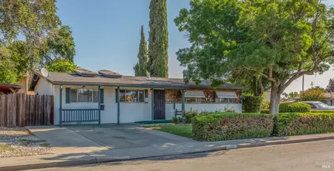 490 Pear Tree Ln, Fairfield, CA 94533