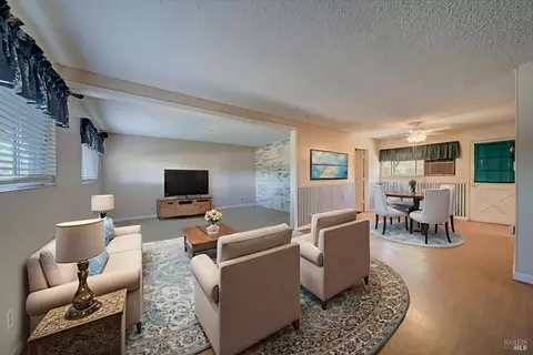 490 Pear Tree Ln, Fairfield, CA 94533 photo 4