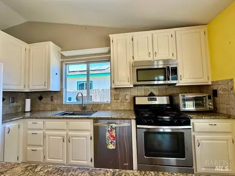 Kitchen - 1400 Ferrero Dr, Dixon, CA 95620 photo 2 of 4