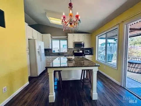 Kitchen - 1400 Ferrero Dr, Dixon, CA 95620 photo 4 of 4