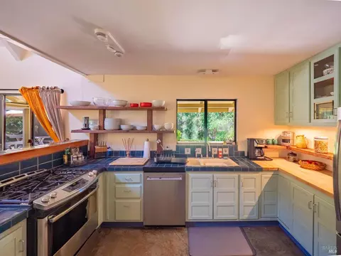 Kitchen - 2151 Highway 128, Philo, CA 95466 photo 2 of 4