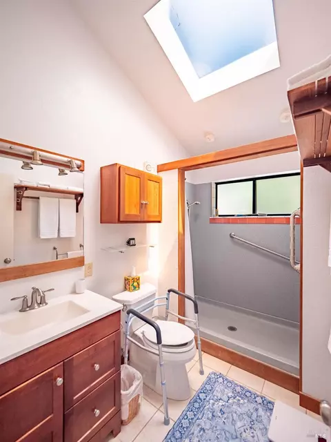 Bath - 2151 Highway 128, Philo, CA 95466 photo 3 of 5