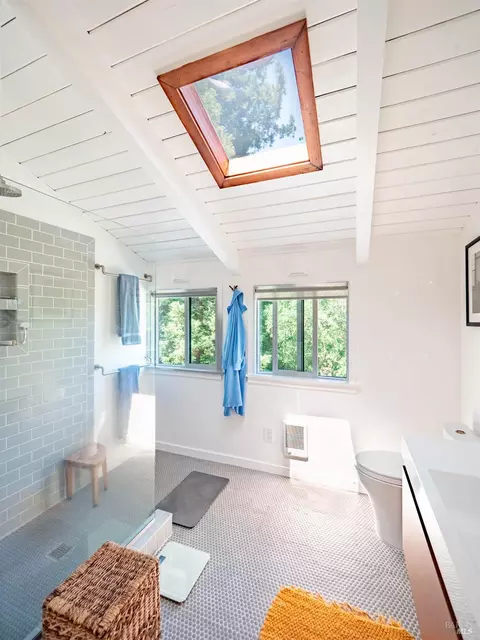 Bath - 2151 Highway 128, Philo, CA 95466 photo 1 of 5