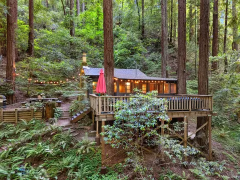 11870 Redwood Rd, Forestville, CA 95436