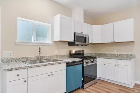 Kitchen - 330 W Sierra Ave, Cotati, CA 94931 photo 1 of 1