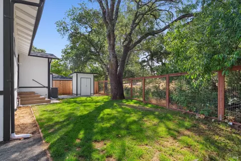 Exterior - 330 W Sierra Ave, Cotati, CA 94931 photo 4 of 4