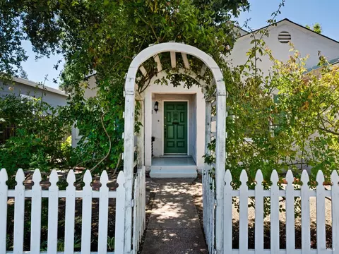 636 Dexter St, Santa Rosa, CA 95404