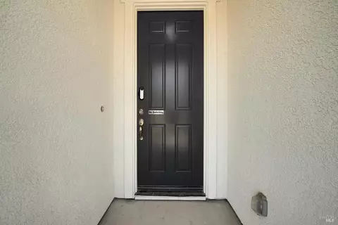 Entry Way - 440 Vanderbilt Dr, Dixon, CA 95620 photo 1 of 6