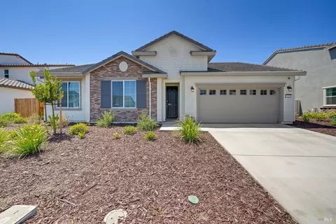 440 Vanderbilt Dr, Dixon, CA 95620