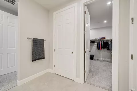 Entry Way - 440 Vanderbilt Dr, Dixon, CA 95620 photo 6 of 6