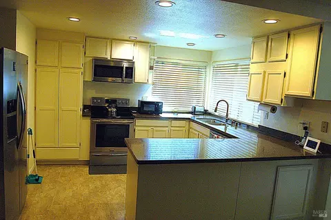 187 Fleet St, Vallejo, CA 94591 photo 5