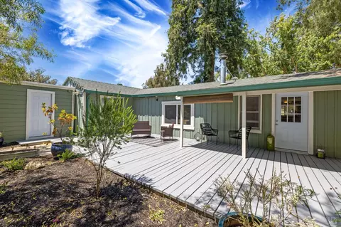637 Goodwin Ave, Penngrove, CA 94951