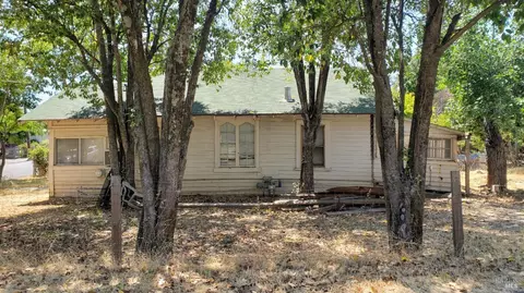 219 Powell Ave, Healdsburg, CA 95448